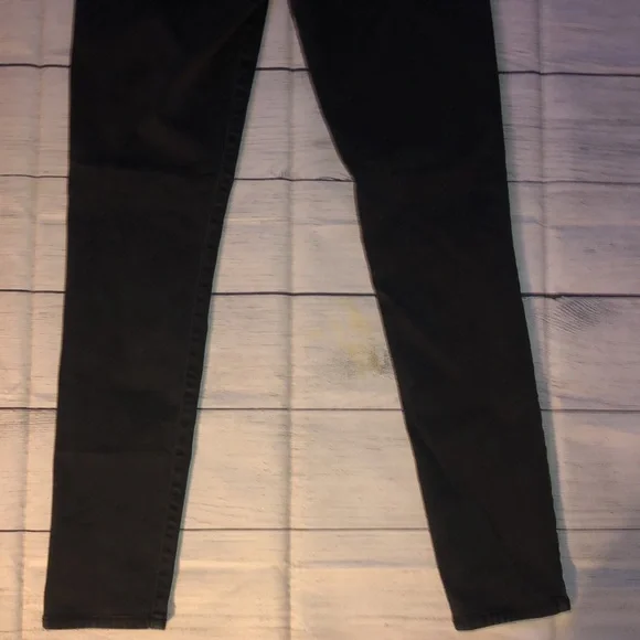 Refuge Skinny Jeans - Picture 9 of 9